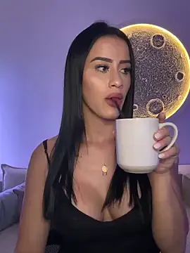 SarahhSmitth1 — I WANT TO FEEL YOUR CARESSINGS ON MY BO