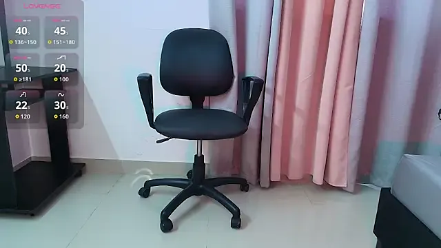 saray_reesee — ocean squirt+dildo in pussy