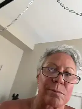 SilverRain_ from StripChat