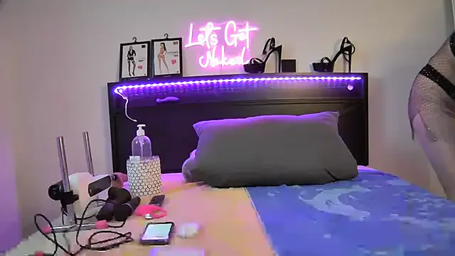 Sissy-Bee from StripChat