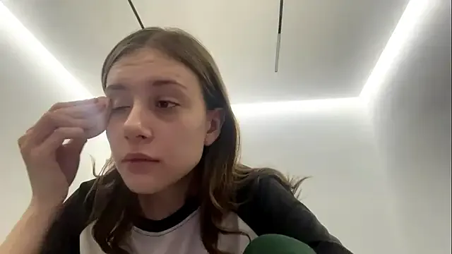 StripChat SofiaBlumer is Freechat SofiaBlumer — show my belly