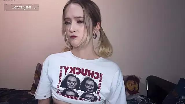 SoftcoreAlly from StripChat