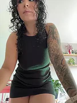 SugarTroubl33 from StripChat