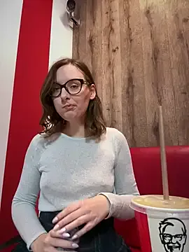 The_Snowwhitee — Naked in KFC  Last Tip Video!