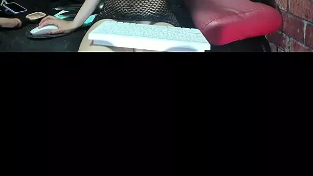 Try Tracy_KS, she wants to masturbate for you Tracy_KS from StripChat