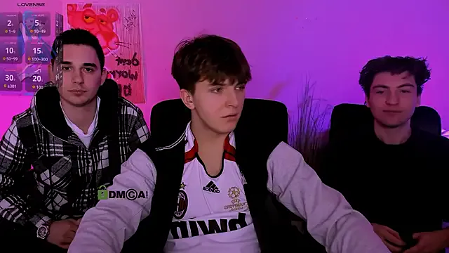 travis_wolf_ — show ass