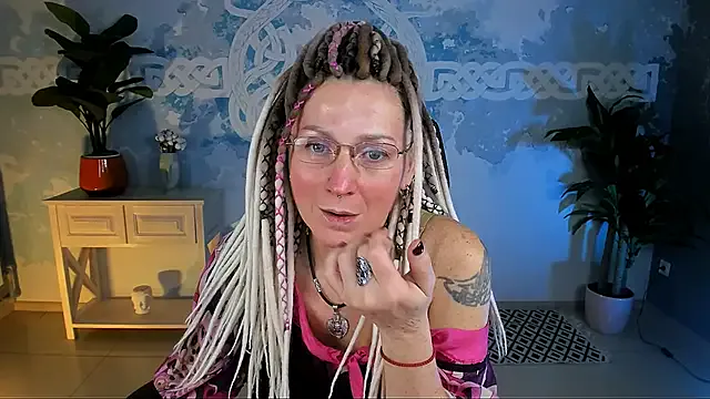 UmaSpace — legs heels