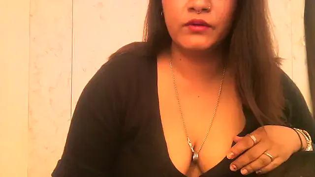 StripChat URs_RIYA is Freechat URs_RIYA — NUDE DANCE