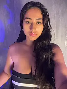 Valentinne_z on StripChat