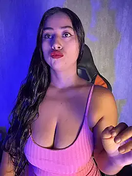 Valentinne_z on StripChat