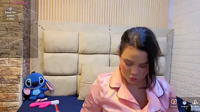 ValeryMorales — Take off my bra+ play whit my nipples