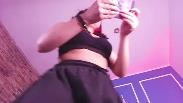 vanelope11 — lick my bare feet+ put a leash