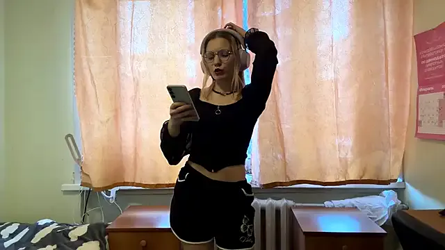 xlo_lax — Take off my top